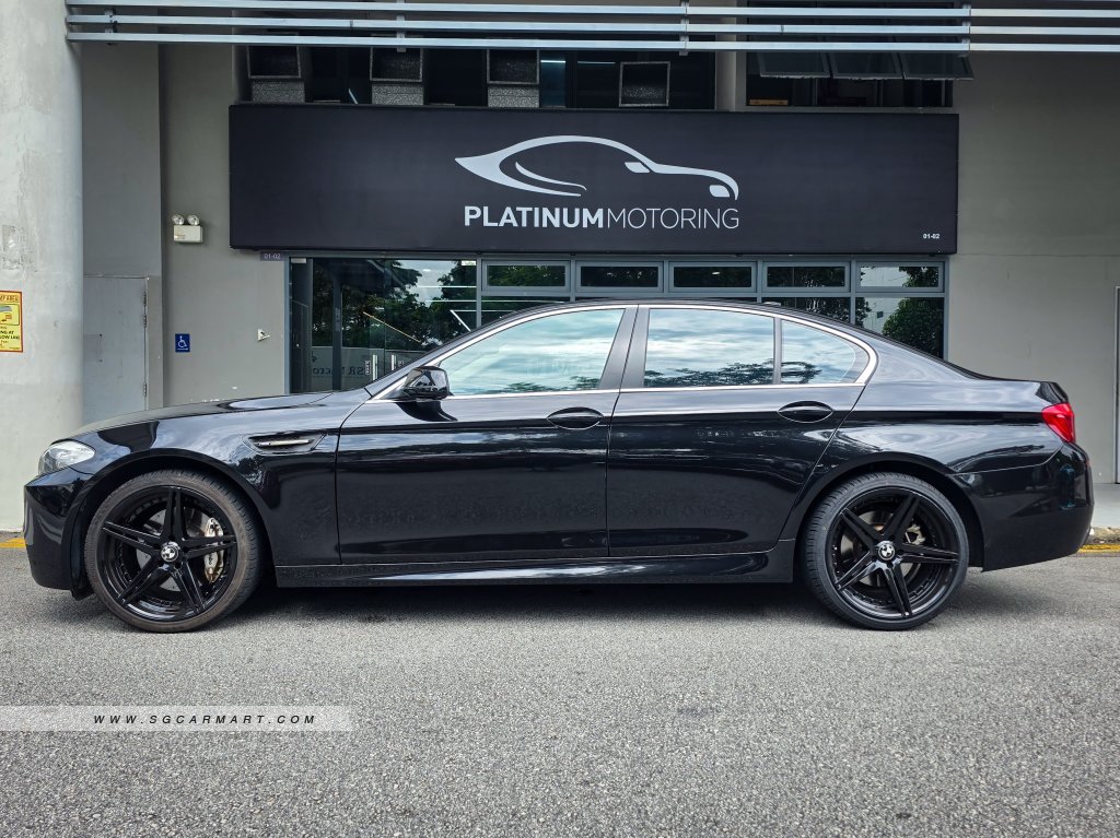 BMW 5 Series 523i (COE till 05/2030) - Image 3