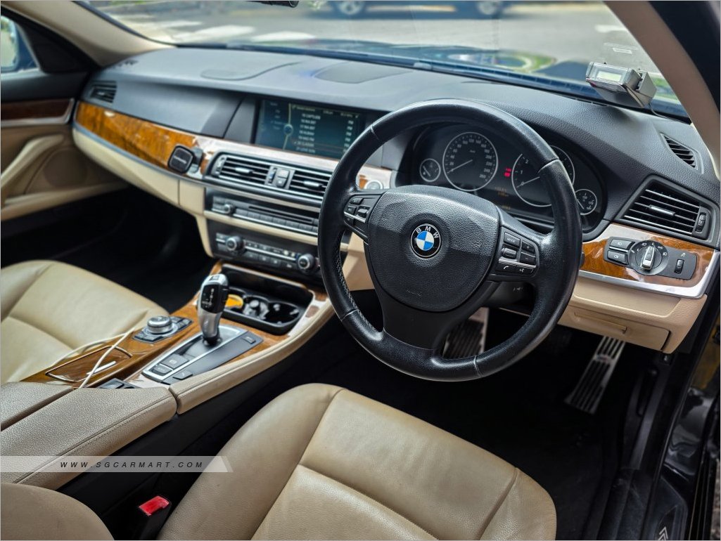 BMW 5 Series 523i (COE till 05/2030) - Image 7